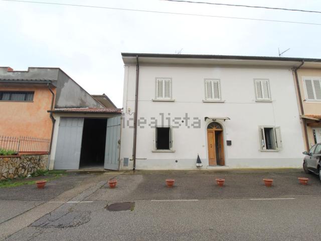 Casa in vendita a Lamporecchio, Toscana