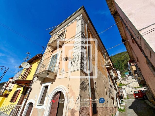 Casa in vendita a Introdacqua, L'Aquila