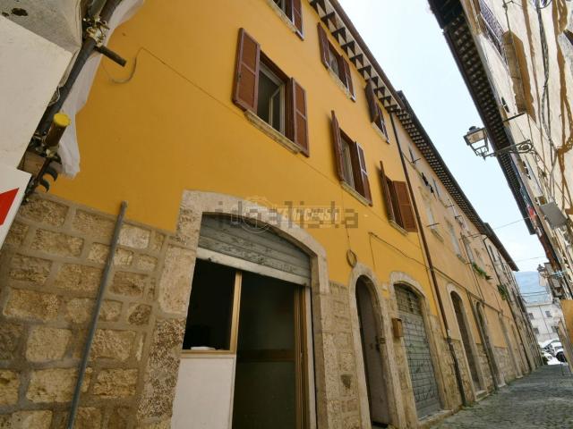 Casa in vendita a Santa Maria Intervineas, Marche