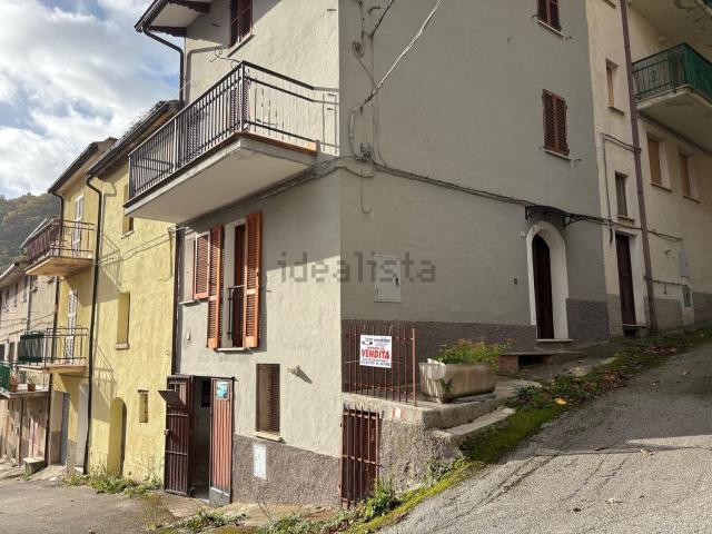 Casa in vendita a Scheggia e Pascelupo, Isola Fossara