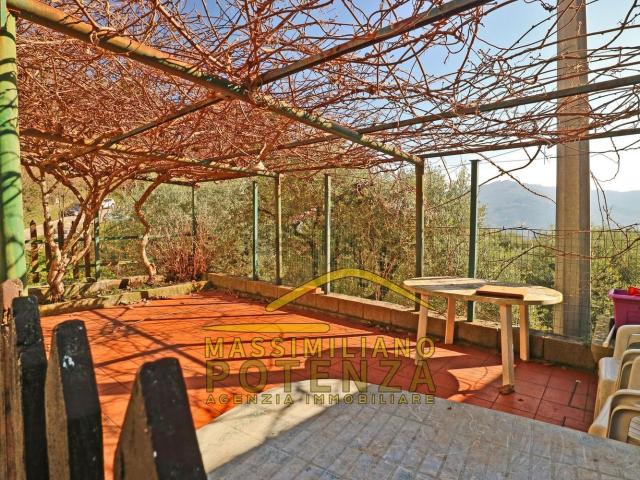 Casa in vendita a Pescia, San Quirico