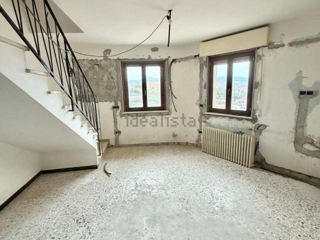 Casa in vendita a Gualdo Tadino, Umbria