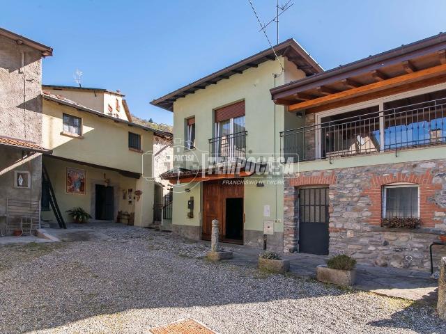 Casa in vendita a Como, Lombardia