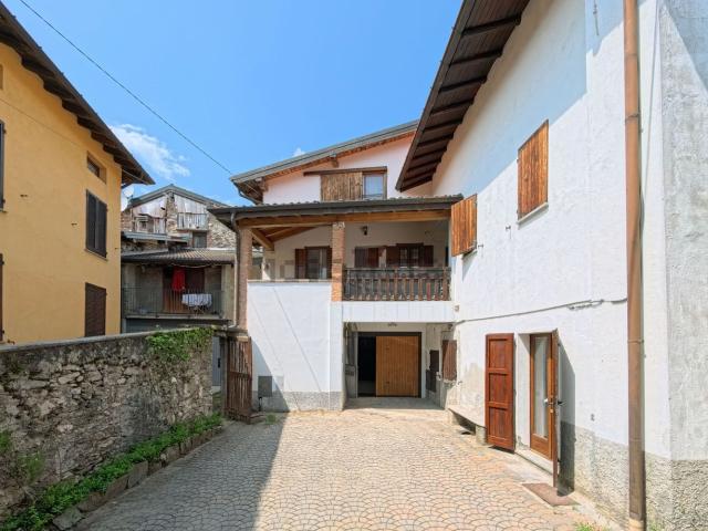 Casa in vendita a Comunità Montana del Piambello, Cunardo