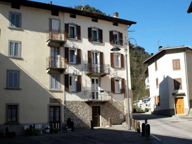 Casa in vendita a Comunità Montana della Valle Brembana, Cassiglio