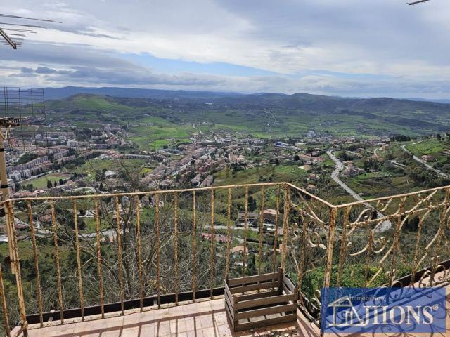 Casa in vendita a Enna Bassa, Enna