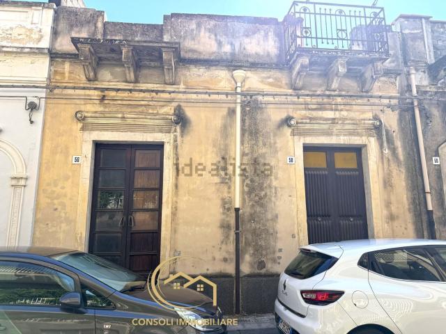Casa in vendita a Giarre, Sicilia