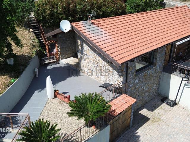 Casa in vendita a Dolceacqua, Liguria