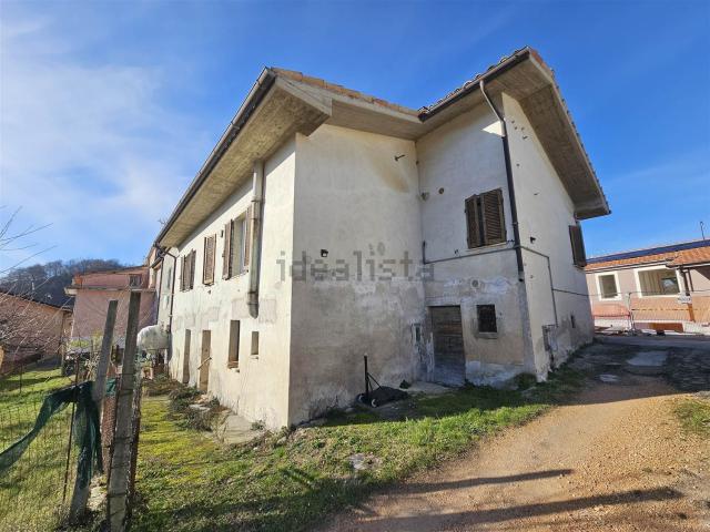 Casa in vendita a Le Casette, Marche