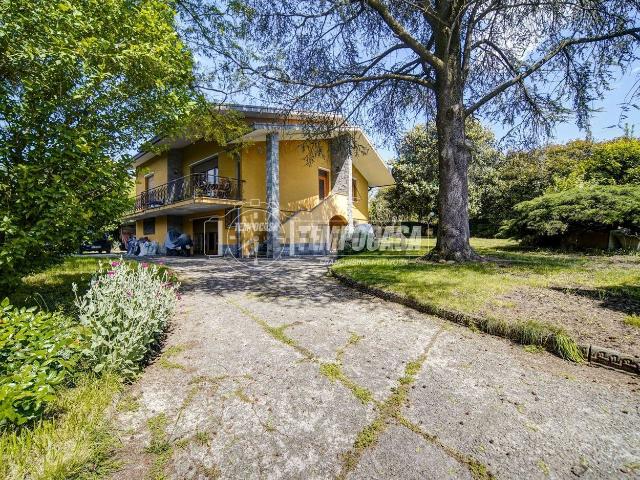 Casa in vendita a Morazzone, Lombardia