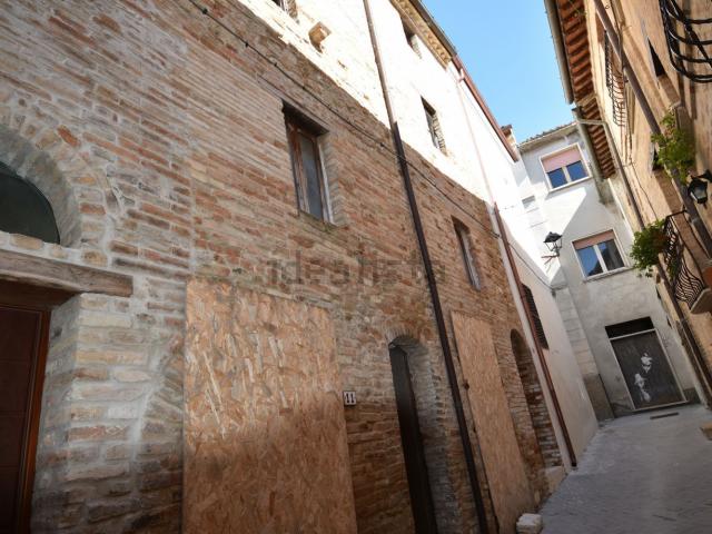 Casa in vendita a Unione dei Comuni della Val Vibrata, Ancarano