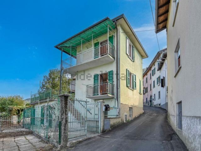 Casa in vendita a Vall'Alta, Albino
