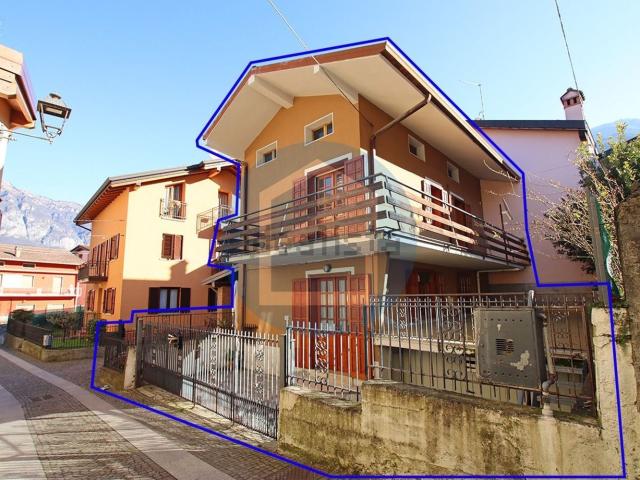 Casa in vendita a Comunità montana della valle Camonica, Gianico