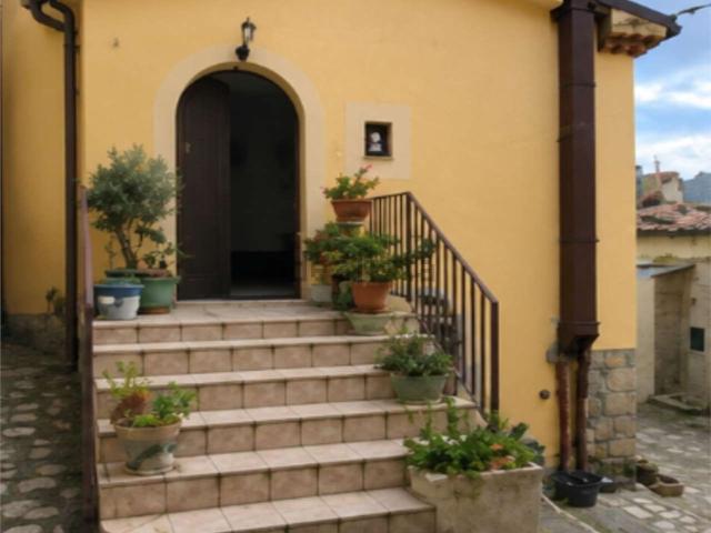 Casa in vendita a Laurenzana, Potenza