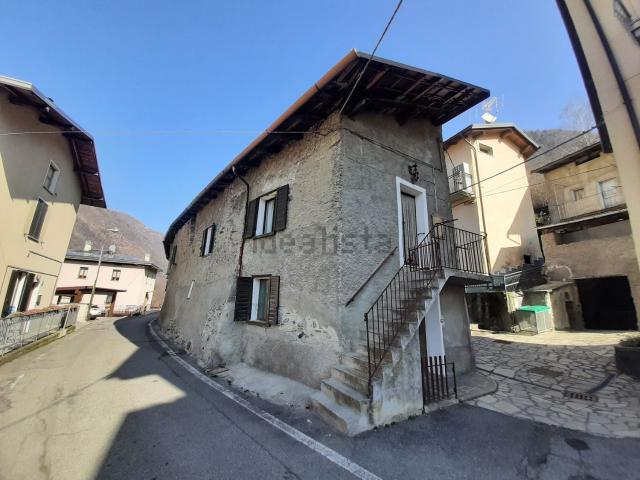 Casa in vendita a Sondrio, Lombardia