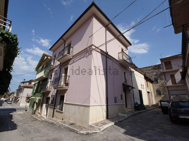 Casa in vendita a Luco dei Marsi, L'Aquila