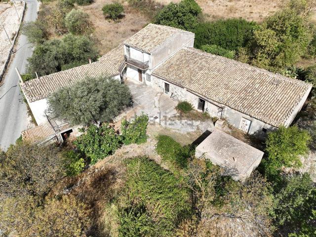 Casa in vendita a Ragusa, Sicilia