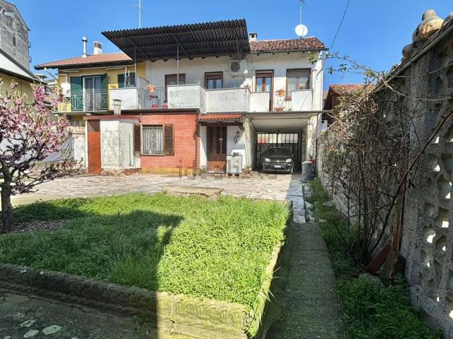 Casa in vendita a Robbio, Lombardia