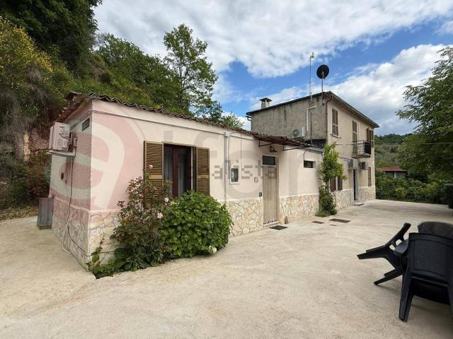Casa in vendita a Arpino, Lazio
