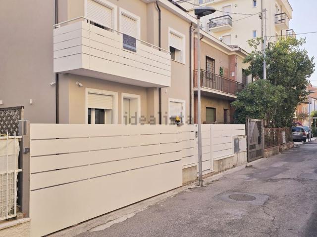 Casa in vendita a Rimini, Reggio Emilia