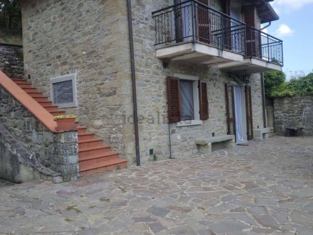 Casa in vendita a Castel San Niccolò, Toscana