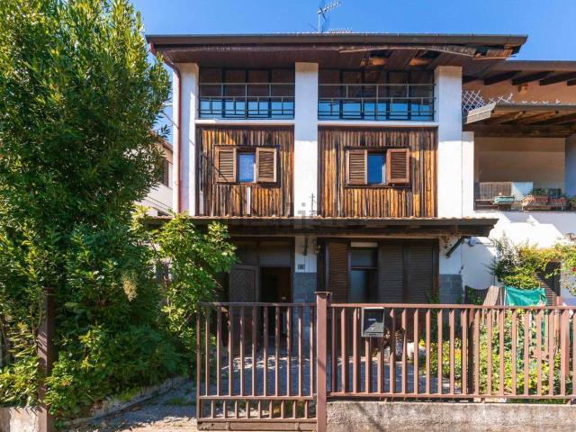 Casa in vendita a Revislate, Novara