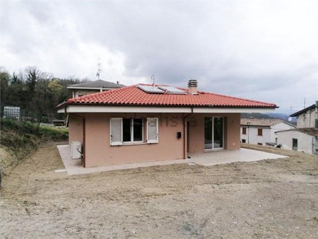 Casa in vendita a Tufo, Marche