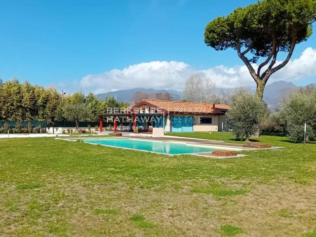 Casa in vendita a Tonfano, Toscana