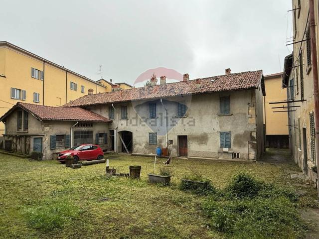 Casa in vendita a Monticello, Lombardia