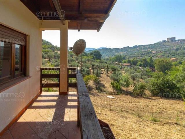 Casa in vendita a Castelbuono, Sicilia