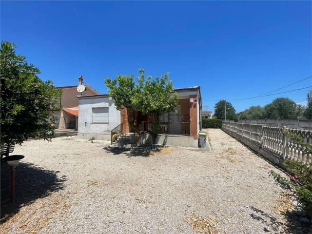 Casa in vendita a Latina, Lazio