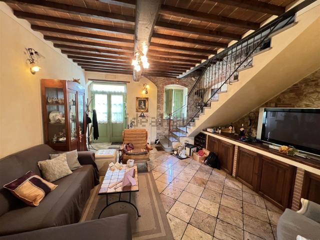 Casa in vendita a Pistoia, Toscana