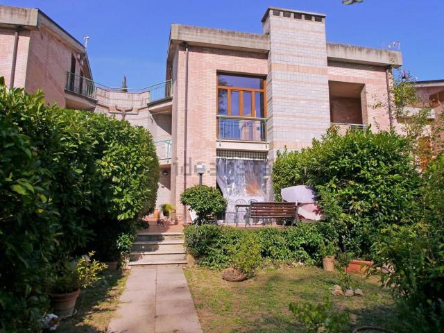 Casa in vendita a Castelnuovo Berardenga, Toscana