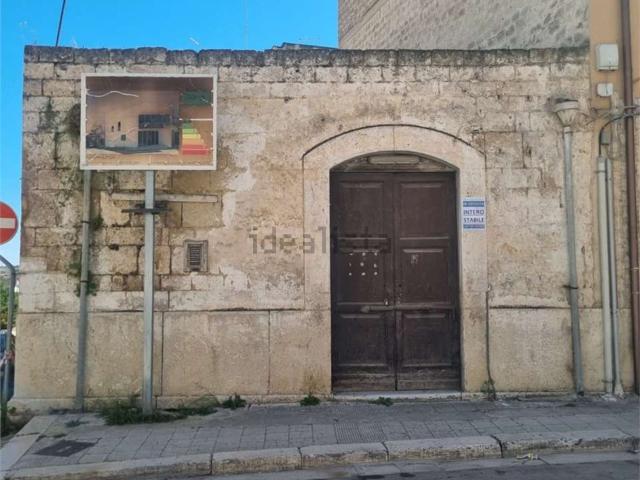 Casa in vendita a Canosa di Puglia, Barletta-Andria-Trani