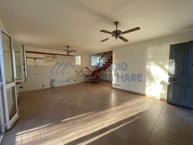 Casa in vendita a Riva Ligure, Liguria