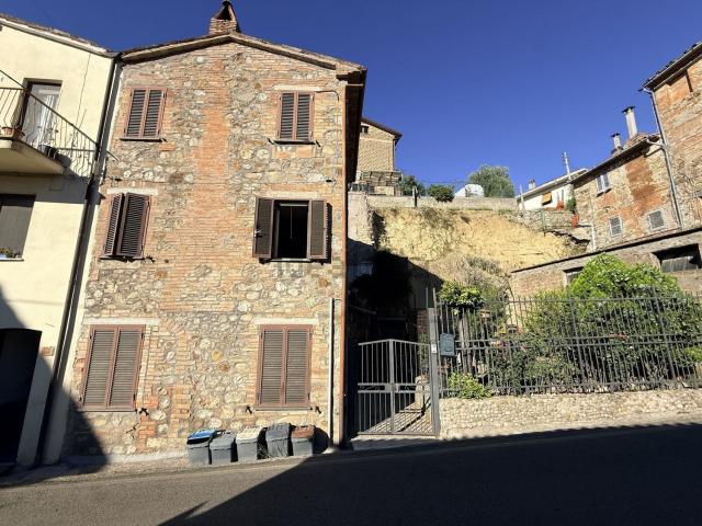 Casa in vendita a Cappuccini, Ficulle
