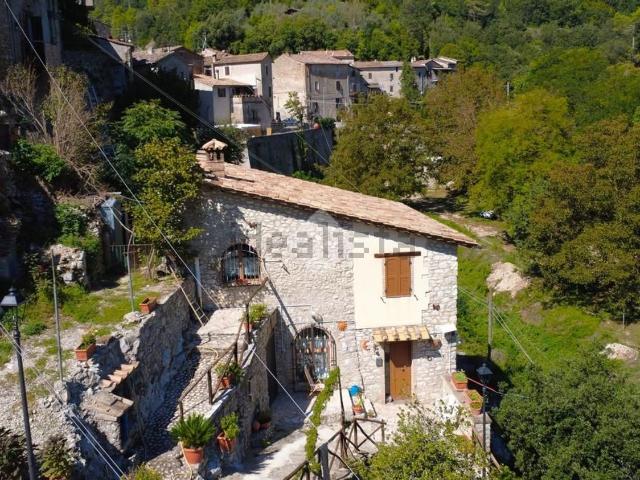 Casa in vendita a Torri In Sabina, Lazio