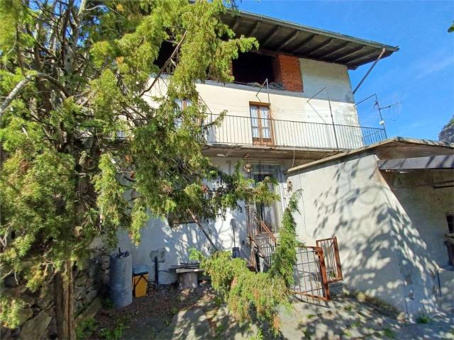 Casa in vendita a Donnas, Aosta
