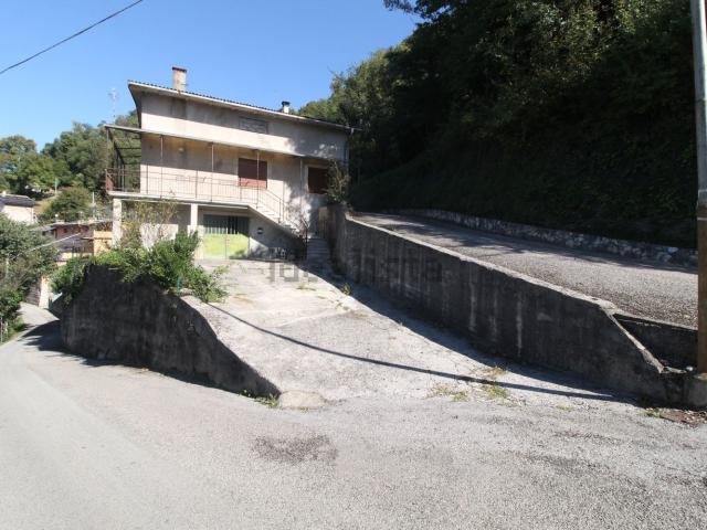 Casa in vendita a Castelgomberto, Veneto