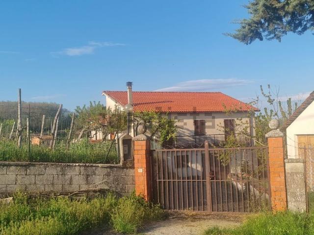 Casa in vendita a Torella Dei Lombardi, Campania