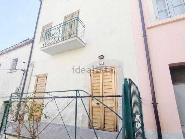 Casa in vendita a Vinchiaturo, Molise