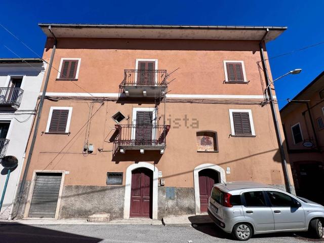 Casa in vendita a Pizzoli, Abruzzo