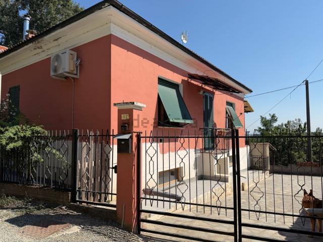 Casa in vendita a Frazione Valguglioglio, Cassine