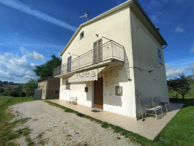 Casa in vendita a Montefalco, Umbria
