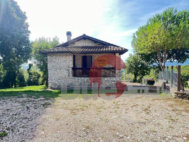 Casa in vendita a Colli Sul Velino, Lazio