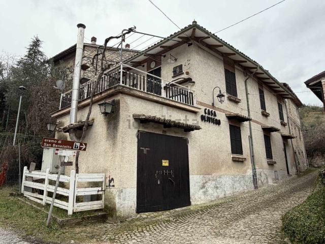 Casa in vendita a Marche, Macerata
