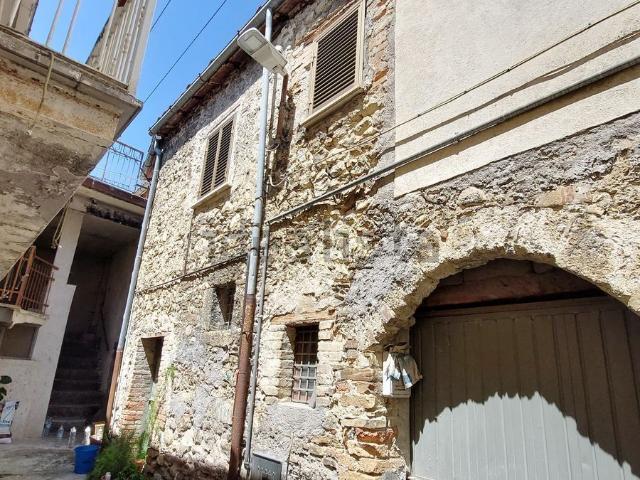 Casa in vendita a Isola Del Gran Sasso, Abruzzo