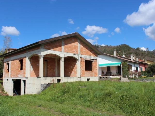 Casa in vendita a Brugnato, Liguria