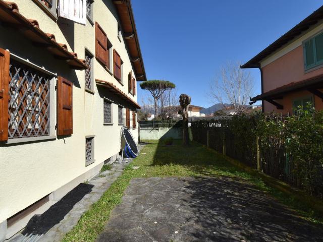 Casa in vendita a Roma Imperiale, Forte Dei Marmi