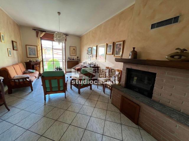 Casa in vendita a Vailate, Cremona